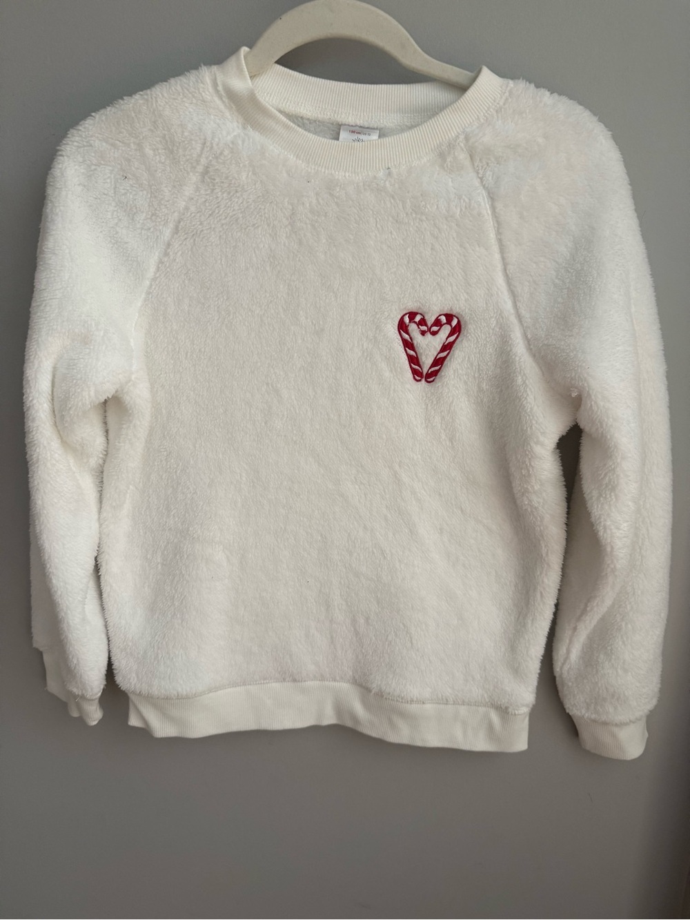 Hanna Anderson White Fuzzy Heart-Embroidered Sweatshrt size 12, grinch themed